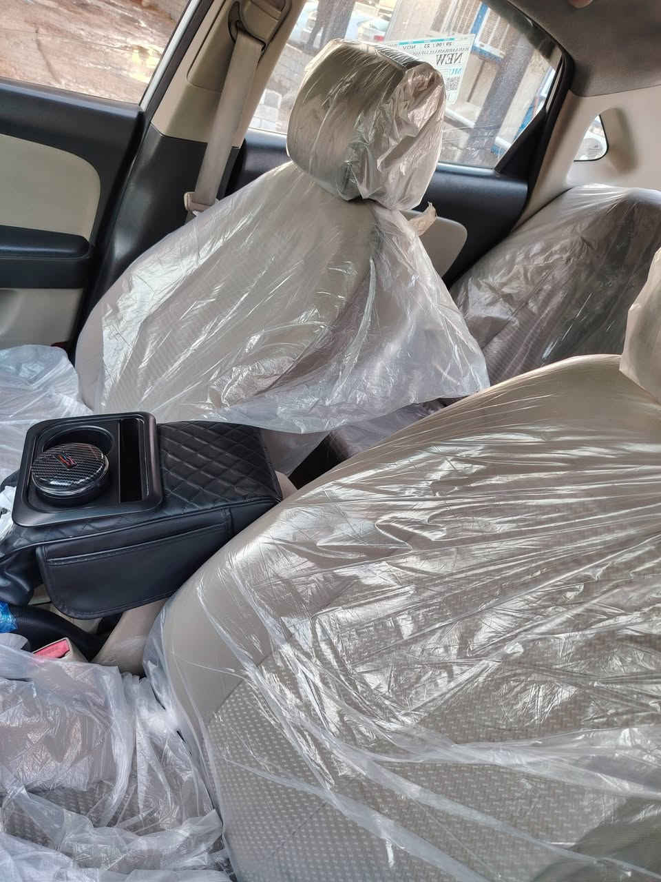 سلام عليكم النترا 2010 رقم بغداد سنوية جديده تحويلها حصرا يكون في نينوئ وصاحبها الشرعي في الموصل 
بيها قطعة صبغ الباب خلف النفر فقط لاغير العنوان الموصل 
السعر 115 قفل 
***********
