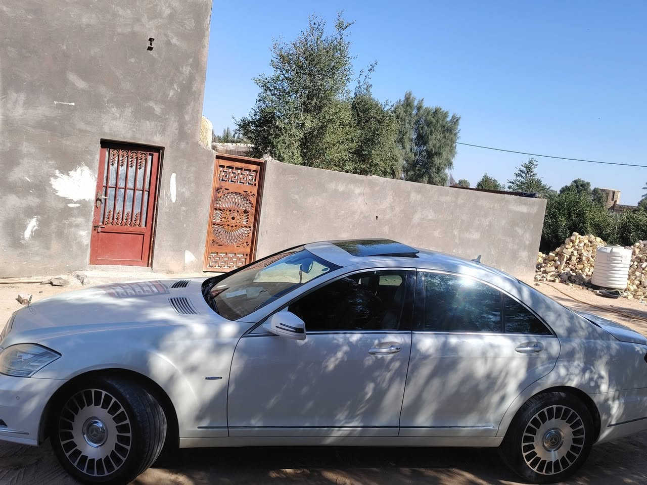 سلام عليكم  مارسدس موديل 2011 S 350 فول ومكفول كشنات كهربائيّ  ناذور ليلي كامرة دواخل جلد  تحكمات  يعني سيارة مفولة وبيهة هواي مواصفات  السعر 260 ترهم مراوس 7 راكب او جارجر *********** تواصل واتساب   نتصل وتدلل
