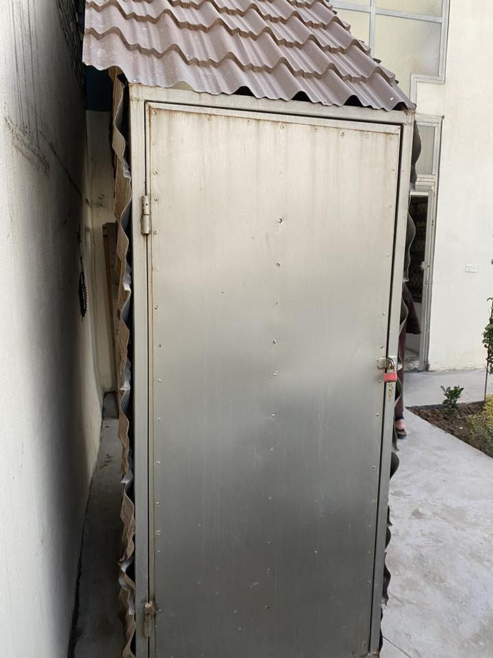 سلام عليكم 
درج حديد مستعمل تفصال ثقيل 
مغلق من كل لاتجاهات 
يتكون من ١٤ بايه 
السعر ٤٥٠ وبي مجال 
العنوان مدينه الصدر قرب قطاع ٧٣
الاستفسار واتساب  ***********
