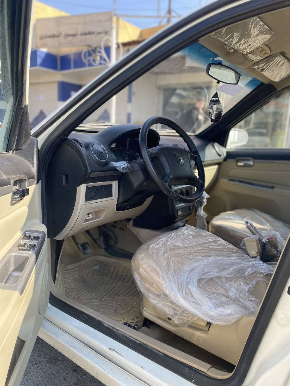 سي كي ٢٠١٢ بيها جملغين الامامي والخلفي بدون دواخل طختهتا خفيفة سيارة حلوة ع وضع شركة صفاحها صافية كاعده سيارة كابون بيها محرك وكير شرط سعر ٥٦ بي مجال قليل شراي اتصل مكلف بنشر ***********
