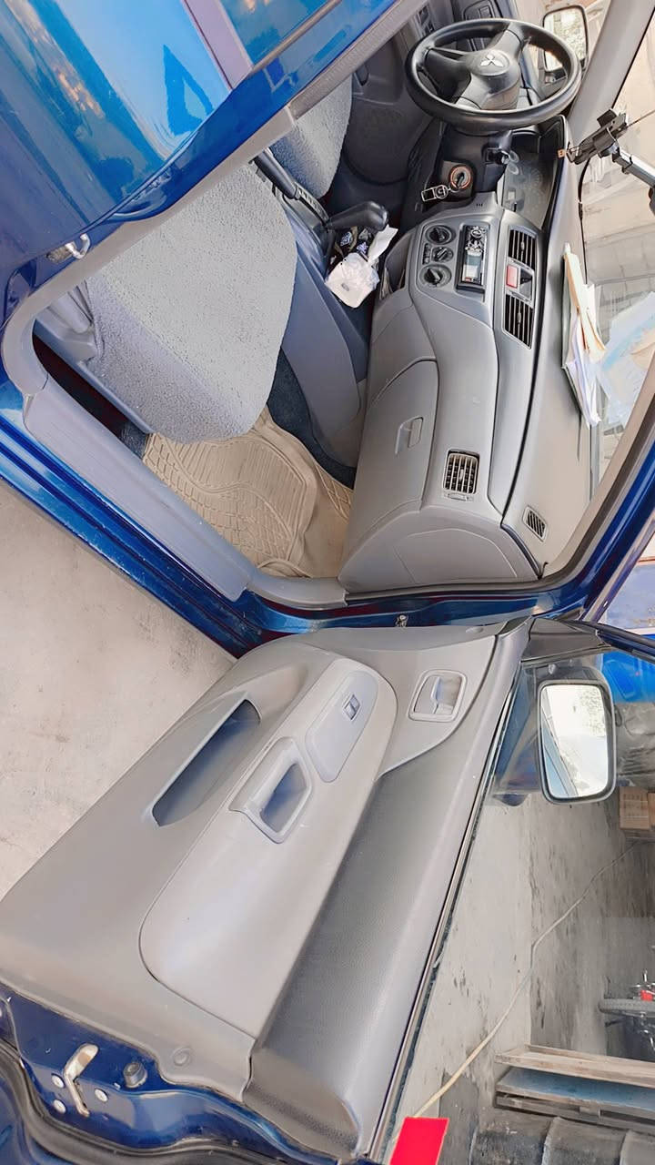 سلام عليكم لانسر للبيع موديل 2008 بيهه قطعتين صبغ وسونارها موجود السعر 75  بيهه مجال *********** العنوان ديالى ناحية السعدية
