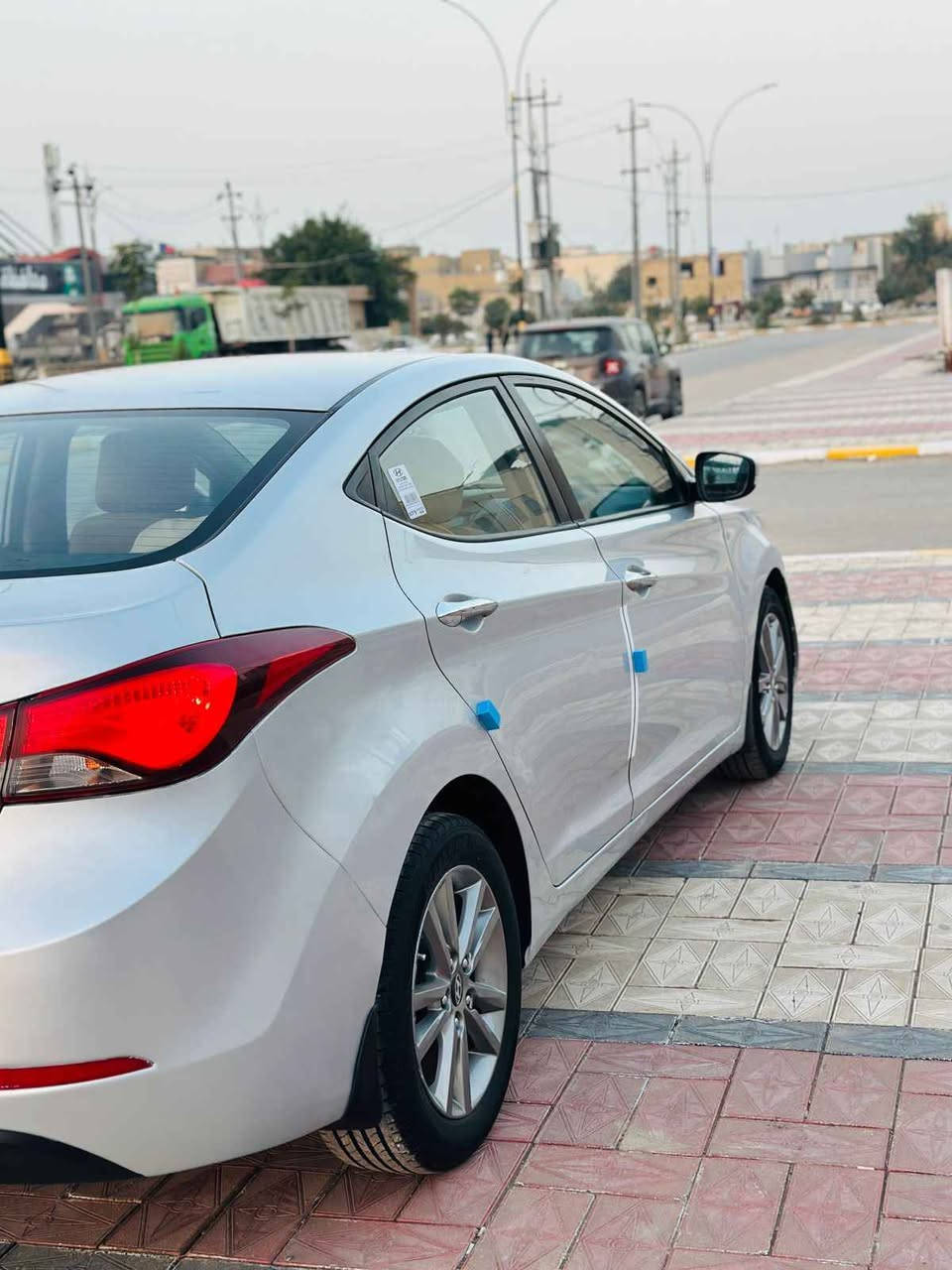 السلام عليكم سياره هونداي النترا خليجيه للبيع موديل 2016رقم ذي قار حره تحويل مشروع وطني السياره بيها صبغ طرف الباب خفيف مع داير الجاملغ الخلفي محرك ١٨٠٠ شاشه كبيرة كاميرا دواره تحكم جهتين ويل كروم تبريد قطعتين تخم تاير حداديه جاهزه من كلشي السعر 118 ورقه وبيها مجال بسيط للشراي مكان السياره ناصريه الشموخ للإستفسار *********** *********** رقمي أرقامي بيهن واتساب ناصرية, ذي قار
