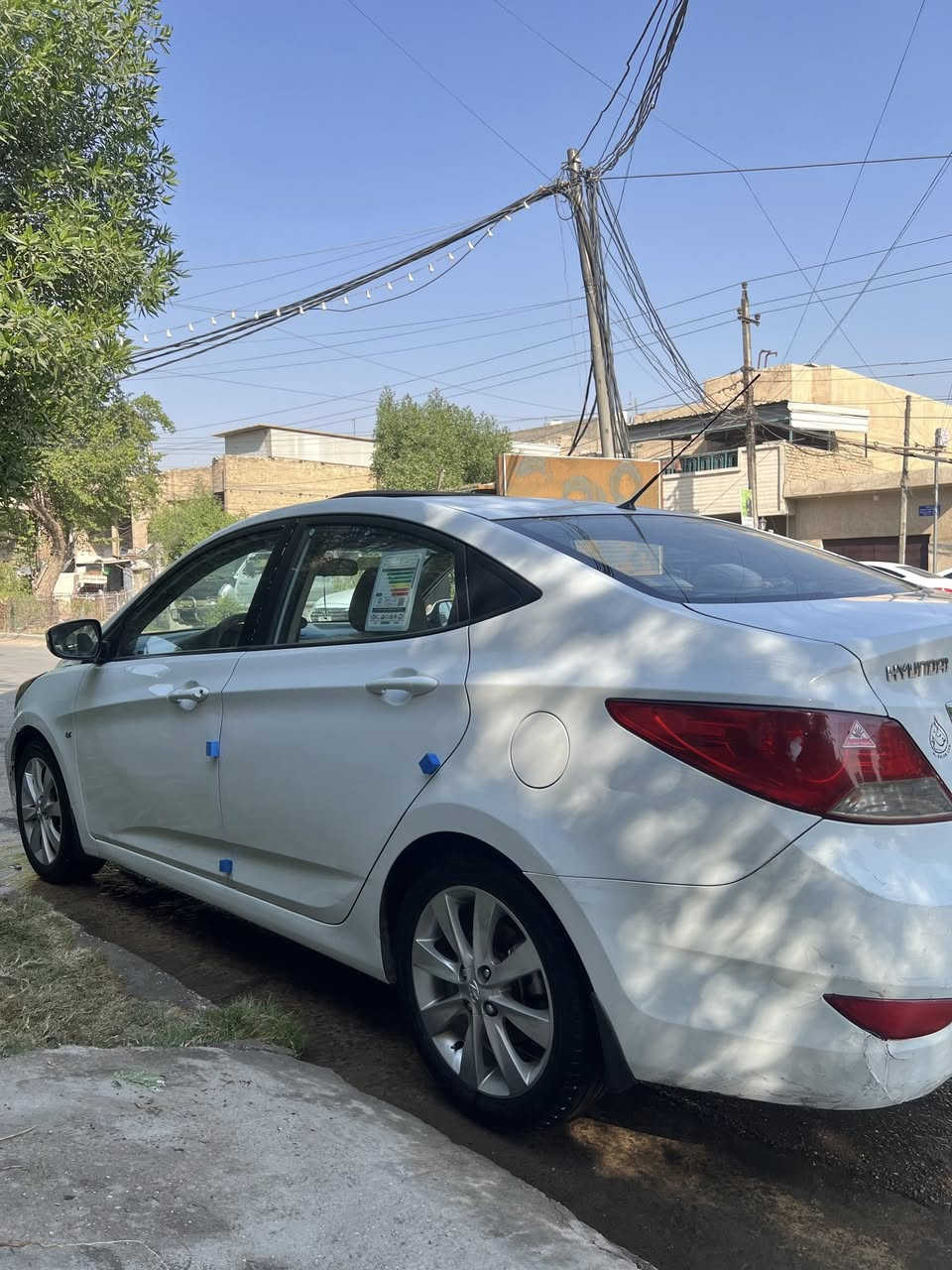 السلام عليكم 
اكسنت 2013 خليجية بلو 1/1
رقم بغداد الانكليزي بأسمي تحويل مباشر
مكينة 1600 دوش ممفتوحة
فول مواصفات
فتحة 
تحكمات ستيرن
اشاير بالمري
٥ تجاوي
٤ دسك 
٥ ويل كب
شاشة 
كامره خلفيه
ماشية 121 الف حقيقي
صدر امامي خلفي جديد
تخم تاير جديد 
السياره مابيها نقص برغي
السونار مرفق بالمنشور
السعر 102$ وبيها مجال 
مكاني بغداد الدورة
للاستفسار ***********
