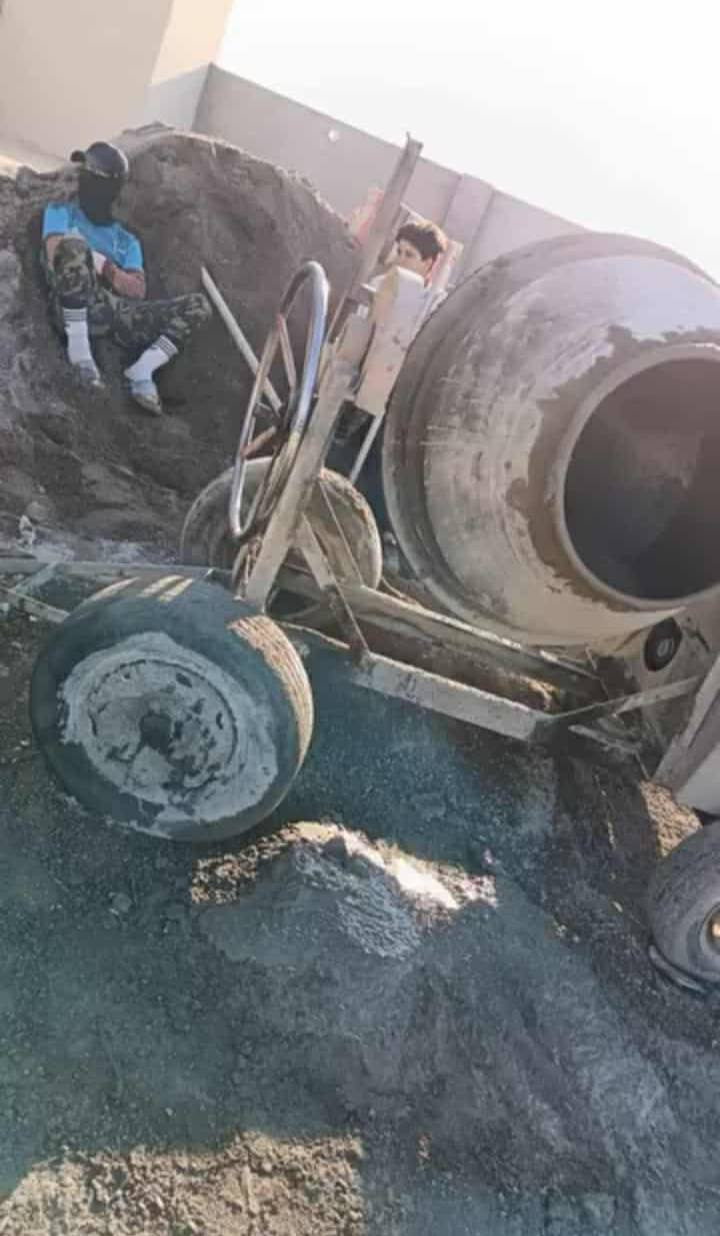 شلونك اخواني وأصدقائي الأعزاء ///‏‪***********‬‏
تم اليوم وبعون الله تعالى صب لاش ////  مستعدون لصب السقل والأش للدور والكراجات والمماشي //// الاتصال على الرقم ///
