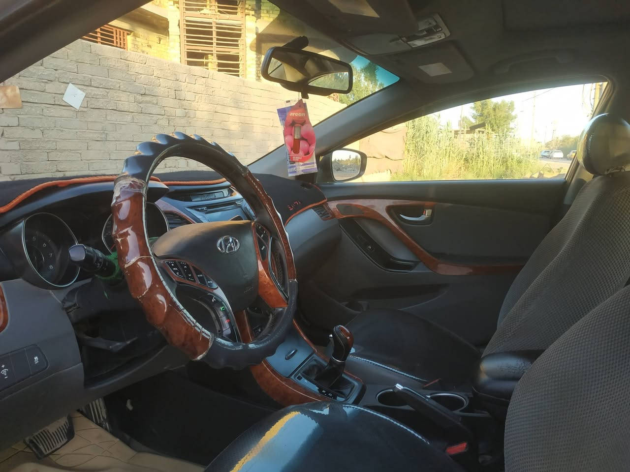 السلام عليكم شباب النترا موديل ١٤سياره فول مواصفات حادثه چاملغ فقط
لالغد ولاشاصي 
كير مكينه تبريد كله مكفولات مكان حله الشراي يتصل ***********
السعر ١١٥
