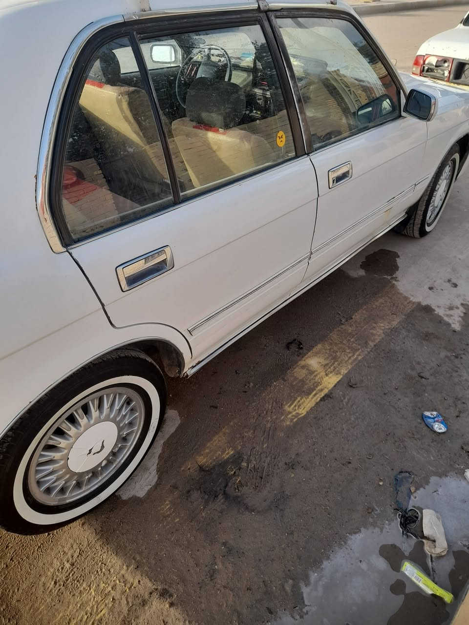 أرنب للبيع ايسر بلاد كفاله عامه من الضربه والصبغ بيها صبغ قليل موديل ٩٥رقم بابل انكليزي سنويه بسمي تحويل مباشر سيارة جاهزة من كلشي تبريد محرك كير حداديه العنوان ناصريه سوك الشيوخ السعر 
٧٠ ورقه بيها مجال قليل 
***********
