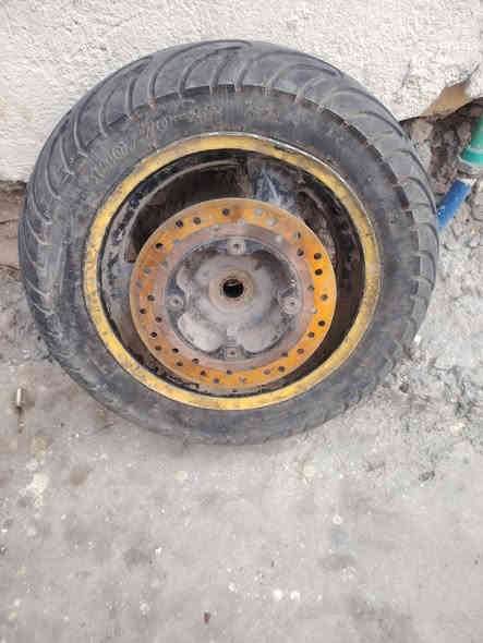 ويالة هنة وتايرت امامي وخلفي 100 وية توصيل ***********
