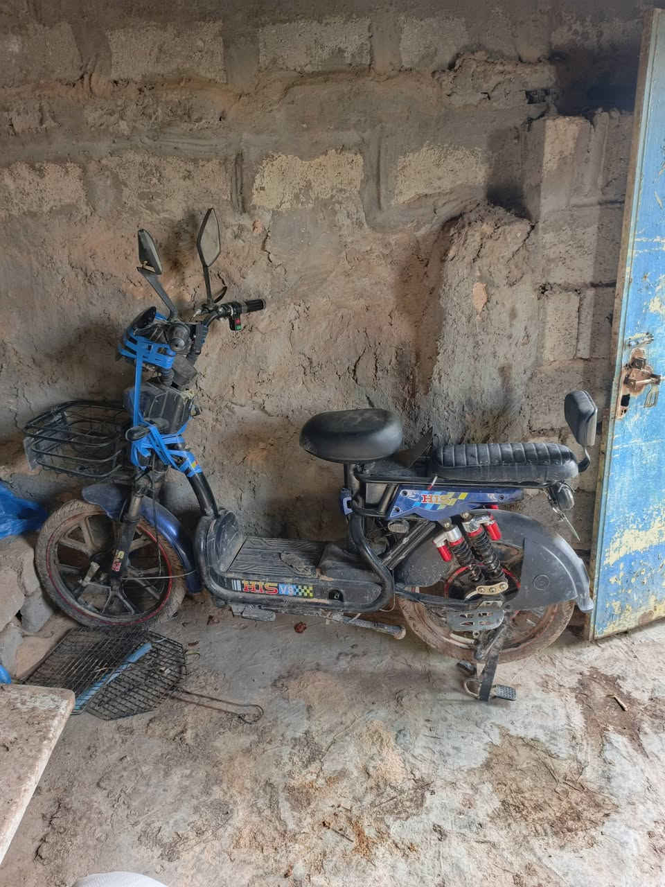 باسكل شحن البيع 60وبيه مجال بس بيه خلل البطاريات وياكم وهذه الرقم ***********
