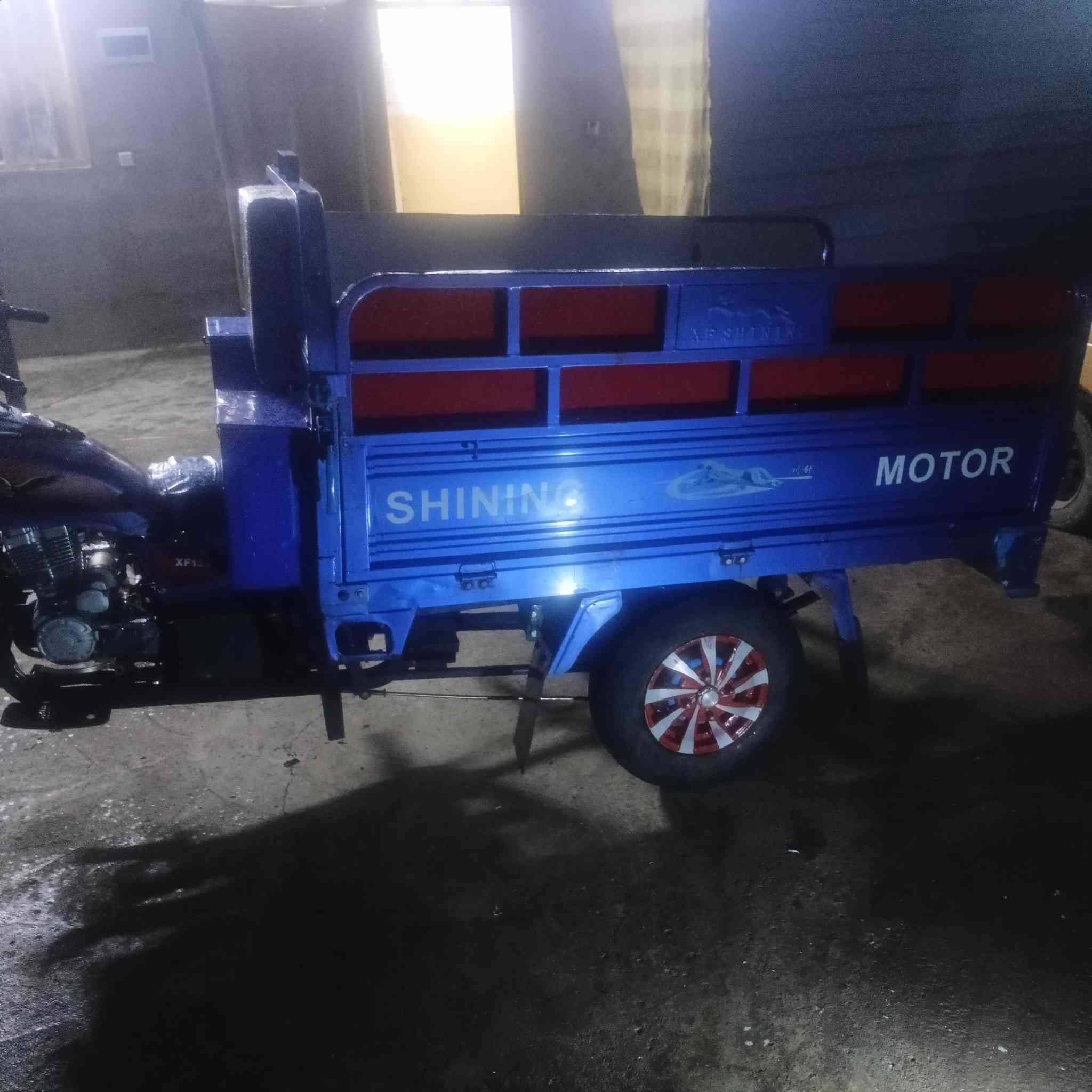 سلام عليكم خوان عندي ستوت موديل 23
كله بلاديه 
شركه 
السعر مليون 600
***********
