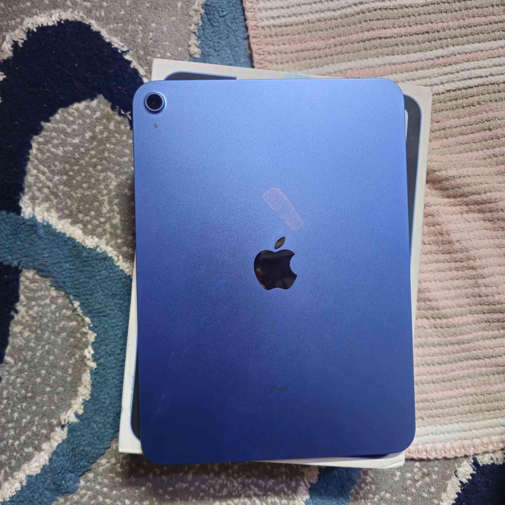 سلام عليكم ايباد 10 نضيف شاحنه ما ويا وبي اثر بضهره مال لزكه سعره325
***********
