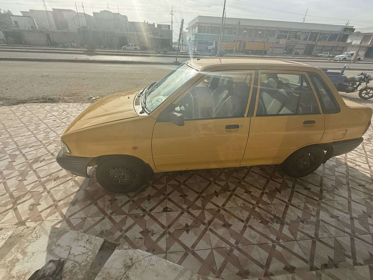 سلام عليكم سايبه للبيع مديل ١٣ رقم نكليزي مداور ثاني يموم  سياره معمره وجاهزه  مصبوغه  حزام كير شرط مكينه. بيه خيط بخار مكان دوانيه حمزه شرقي رقم تليفون *********** سعر ٢٧ وبيه مجال
