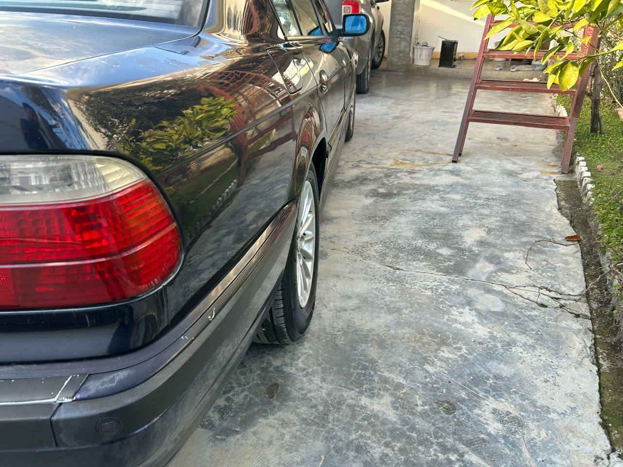 بی ئێم  نمونە  728 مۆدێل 1998 فول بێدەعم  بۆیاخی عیراقی نیە بەشەرت بێ سارد سڵاید کوشن جلد سندوق شفت  فۆرمیکا  سوکان ڤۆلوێم لایت متحەریک  گیڕو مەکینەو تەبرید بە شەرت بەناوی خۆمانەوەیە یەک دەستە 108 گەڵا مجال ***********  *********** دار بنديهكان, السليمانية
