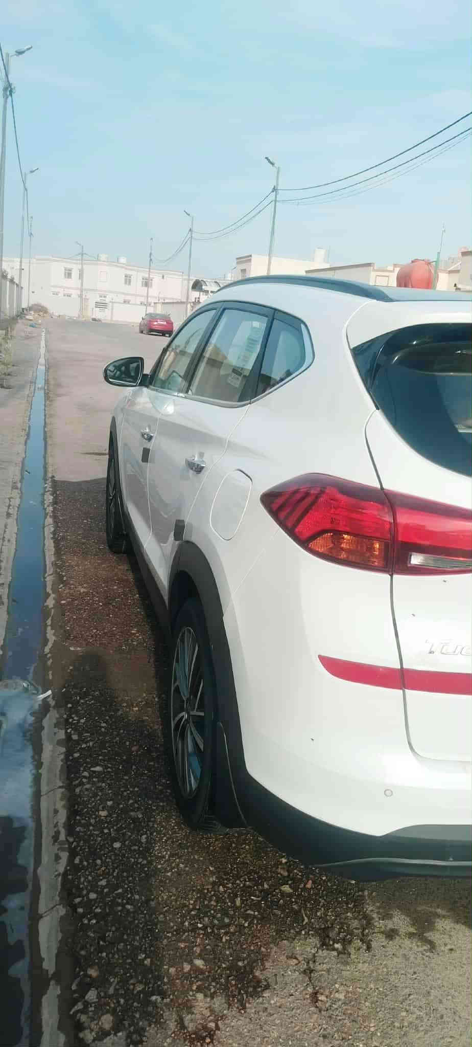 سلام عليكم
توسان مديل 20
رقم بغداد تحويل مباشر 
خليجي ماشيه 98
فول مواصفات كلشي بيه
محرك كير ع شرط
كفاله عامه من الضربه
بيه رشات صبغ اثر تكشير فقط
جاهزه من كلشي
السعر ١٨٨
***********
