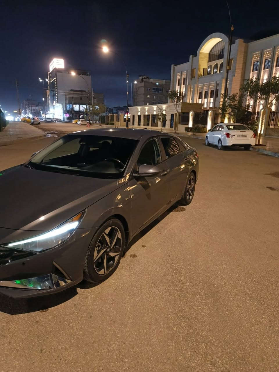 🚗 للبيع هيونداي النترا 2023
🔹 السيارة معوقين (مو حرة)

الموديل: 2023

اللون: رصاصي

الحالة: نظيفة جداً / استعمال خفيف

المواصفات:

✔ بصمة أبواب

✔ بصمة تشغيل

✔ تشغيل عن بعد

✔ شاشات ديجتال

✔ كاميرا خلفية

✔ حساسات أمامية وخلفية

✔ شاشة وسطية مع بلوتوث و Apple CarPlay / Android Auto

✔ مثبت سرعة

✔ تحكم بالدركسون

✔ مكيف أوتوماتيك

✔ جنوط ألمنيوم

✔ إضاءة LED أمامية وخلفية

⚠️ الحادث: 3 قطع (جاملغ + بونيد + جاملغ أمامي)

💰 السعر: 138 ورقة وبيها مجال 

📞 للتواصل:

***********

***********
