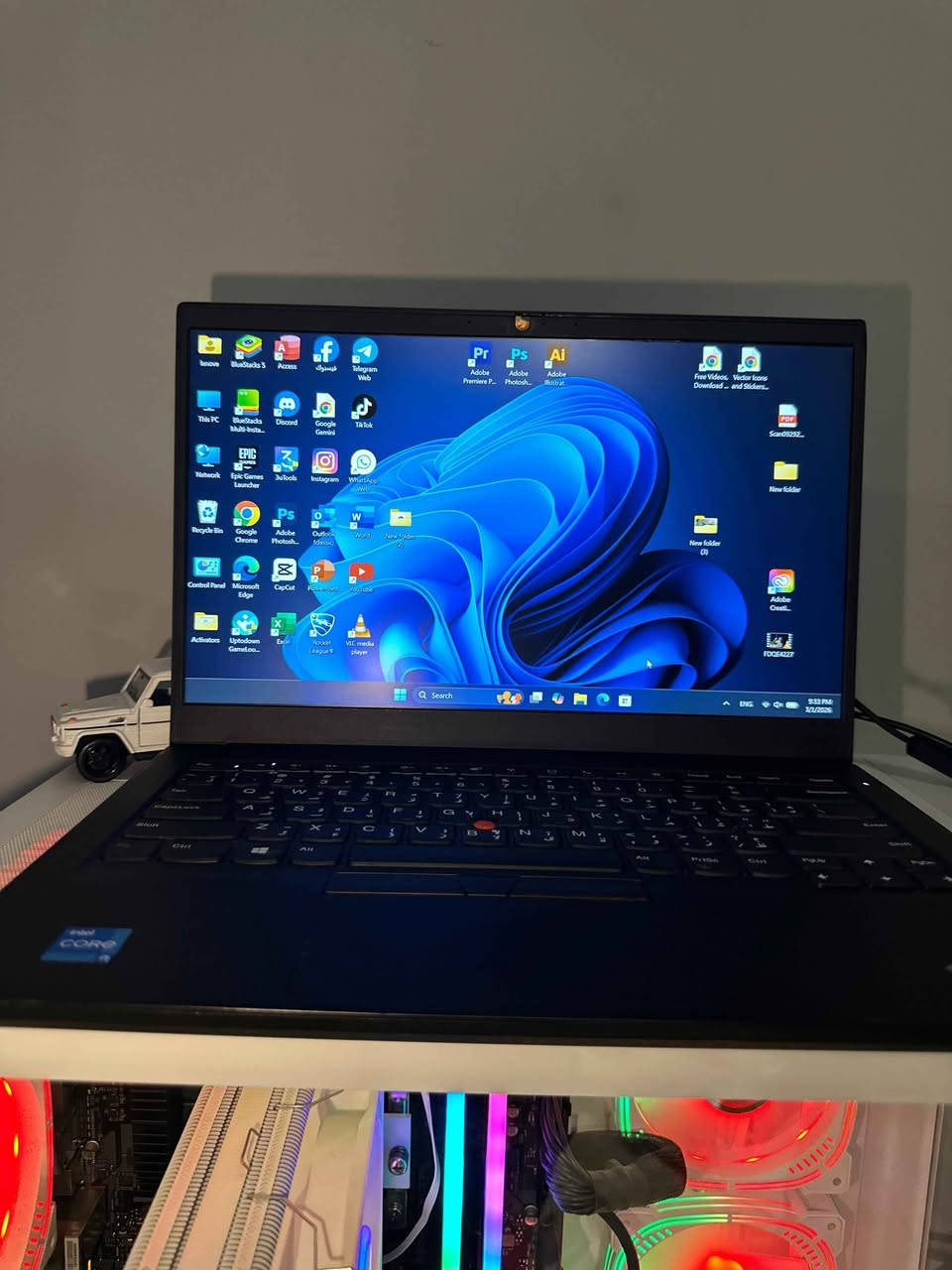 💻 للبيع: لابتوب Lenovo ThinkPad (جيل 11) - نظافة 100% (أخت الجديد)
يا شباب، الجهاز مستخدم أقل من شهرين وبحالة الوكالة، يعني تفتحه وتكول طالع من الكارتونة. موديل راقي، خفيف جداً (سوبر سلم) وبنفس الوقت قوي وعملي مال شغل هندسي و ألعاب قويه ودراسة وتصفح سريع.
🚀 المواصفات الفنية (جيل حديث وطاير بالسرعة):
المعالج: Intel Core i5 (الجيل 11) - أداء جبار وأسرع بهواية من الأجيال القديمة.
الرام: 8GB DDR4 (وتكدر تطوره لحد 32GB براحتك).
الهارد: 256GB SSD NVMe - يفتح الويندوز بثواني.
كرت الشاشة من احدث الكروت : Intel Iris Xe Graphics (4GB) - هذا الجيل الجديد اللي يشغل برامج هندسية وألعاب بسلاسة.
الشاشة: 14 إنش بوضوح عالي مريحة  جداً للعين.
✅ ليش هذا الجهاز يفيدك؟
للألعاب: يشغل ألعاب مثل (PUBG, GTA V, FIFA) بأداء كلش حلو.
للهندسة والتصميم: بطل ببرامج الـ (AutoCAD, Revit, Photoshop).
النظافة:حال حال الجديد  لا داخل  صيانة، استخدام شخصي خفيف جداً.
البطارية:! تخدمك من 5 إلى 7 ساعات شغل متواصل.
المميزات: كيبورد عربي/إنكليزي، كاميرا HD واضحة، ومنافذ (Type-C, HDMI, USB 3.0).
💰 السعر: 395 ألف دينار فقط!
(سعر نهائي، ومنافس جداً بالنسبة لمواصفات الجيل الـ 11).
📍 الملحقات: الشاحن الأصلي ماله و الجنطه مالته. بغداد, العراق


**إذا كنت صاحب هذا الإعلان وتريد حذفه لأي سبب، رجاءا أرسل رسالة إلى الدعم الفني**