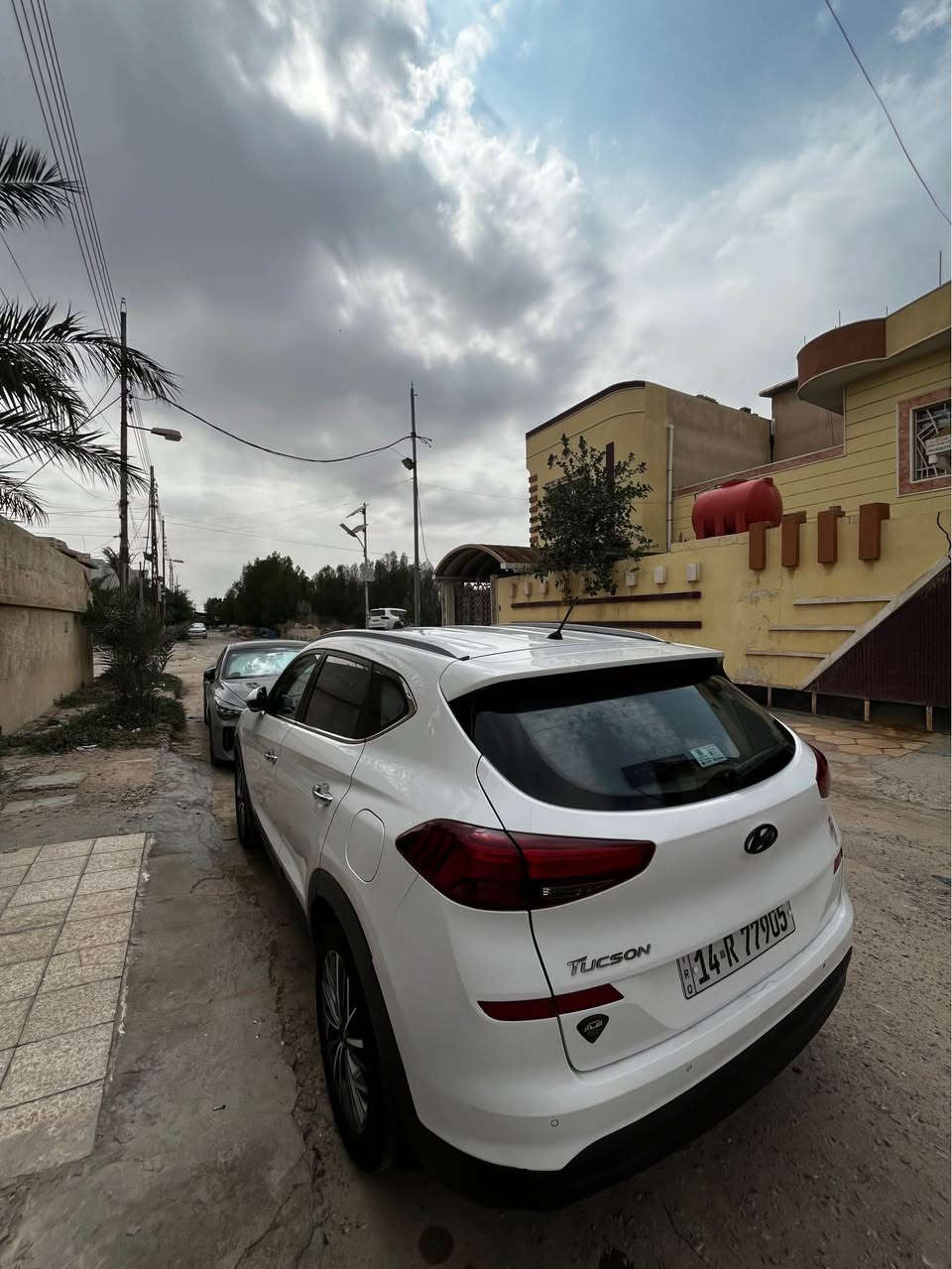 هيونداي توسان 2019 خليجي تجيكية (سايد بريك قدم)
المواصفات الداخلية :
تحكمات ستيرن
داخل صاج
كشنات جلد (لون بيجي)
بصمة 
 دخول ذكي بدون مفتاح 
ترحيب عند الاقتراب
شاشة لمس
شاشة اعطال
لايت اوتو
ماسحات اوتو
كرسي كهرباء سايق + سكن مع جميع الحركات
مودات قيادة عدد 3 comfort, eco , sport
مرايا وسطية عاكس
مرايات جانبية شفط
جامة السايق اوتو
قطعتين تبريد 
شواحن خلفية
سبير ويل 
المواصفات الخارجية :
لايت زنون ناصي + عالي 5 عدسات 
لد نهاري زنون
لايت مع حركة الستيرن عند الالتفاف
اشاير بالمري
ويل قياس 18 مع طخم تاير جديد
مقابض ابواب نيكل 
رقم جديد مع لد خارجي
السعر173 البصرة, العراق


**إذا كنت صاحب هذا الإعلان وتريد حذفه لأي سبب، رجاءا أرسل رسالة إلى الدعم الفني**