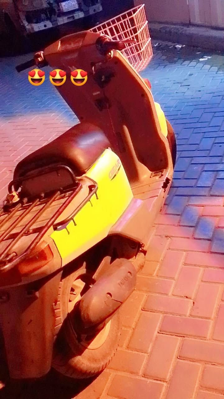 سلام عليكم شباب دراجه بيكم نضيفه كلشي ما بيهه عوزهه سبرنكه مال هندر وبس مكينتهه نضيفه شوته جديده كابريتر نضيف  سعر ٤٠٠ وبيهه مجال عنوان مدينه الصدر للاستفسار ***********
