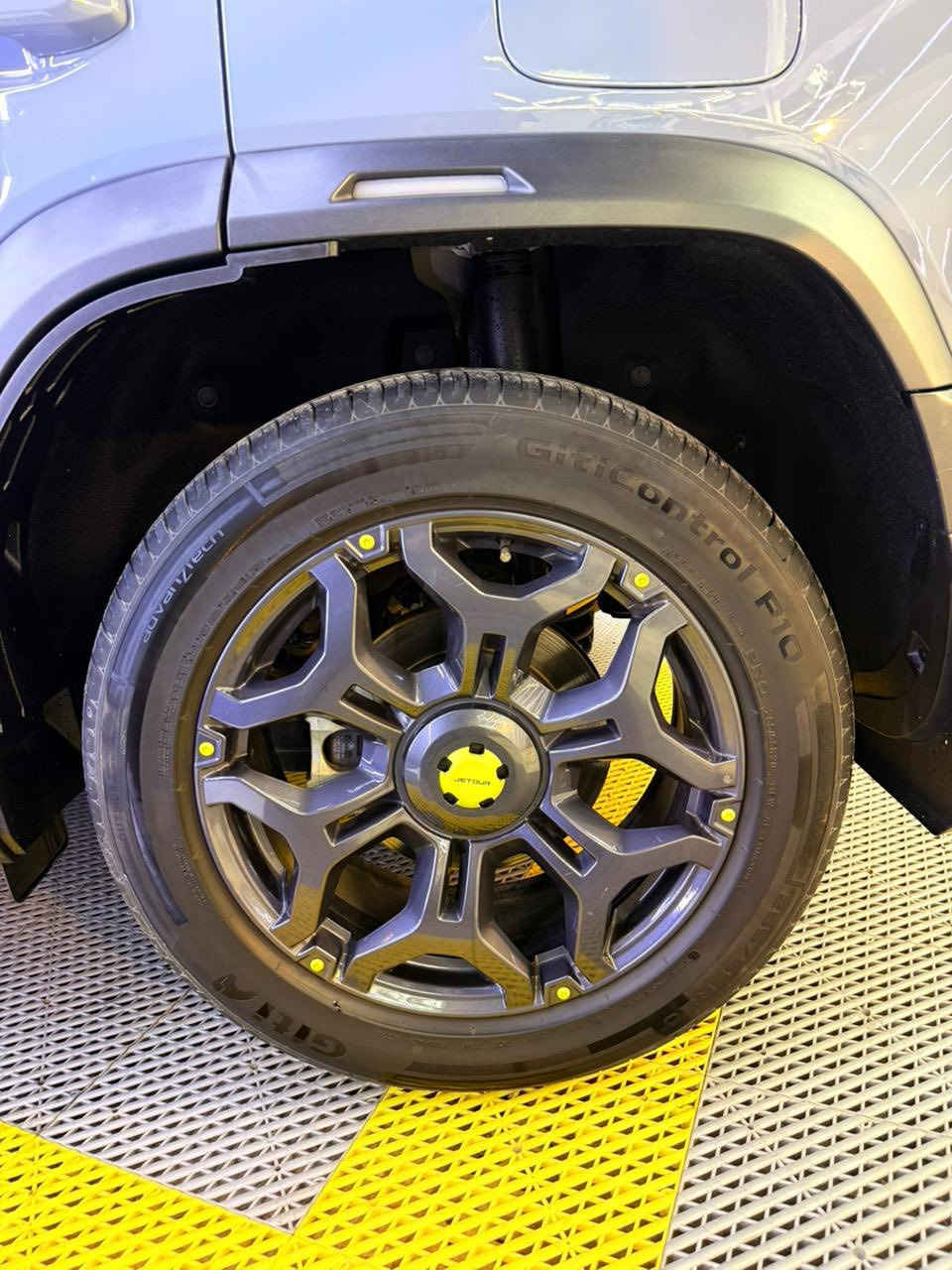 سلام عليكم للبيع جيتور T2 اربيل
فول مواصفات ( أسمنتي ) 

سيارة جديدة ماشية 19  ألف كم فقط 

المواصفات  

داخل السيارة زيتوني وكشنات جلد وحزام برتقالي

بانوراما 

حساسات امامي خلفي

كامرات 360 

تبريد قطعتين 

شاشة عرض حجم كبيرة 

ثلاجة 

تشغيل عن بعد وبصمة عدد 2 

مصابيح LED كافة السيارة

ناقل حركة 7 سرعات

اوامر وتحكمات كامل صوتية

مثبت سرعة +قياده ذاتيه

 2000 تيربو 

كشنات ترحيب عند فتح الباب وكهرباء 

تبريد كشنات  

مراقبه قياس الماء للسياره 

وضعيات قياده متعدده

شاشه تدعم اندرويد اوتر وكاربلاي

صندوق شفط
 

ضمان  هارلم 
6 سنوات للسيارة و10سنوات او مليون كيلو للمكينة والكير 

السعر 37،800


**إذا كنت صاحب هذا الإعلان وتريد حذفه لأي سبب، رجاءا أرسل رسالة إلى الدعم الفني**