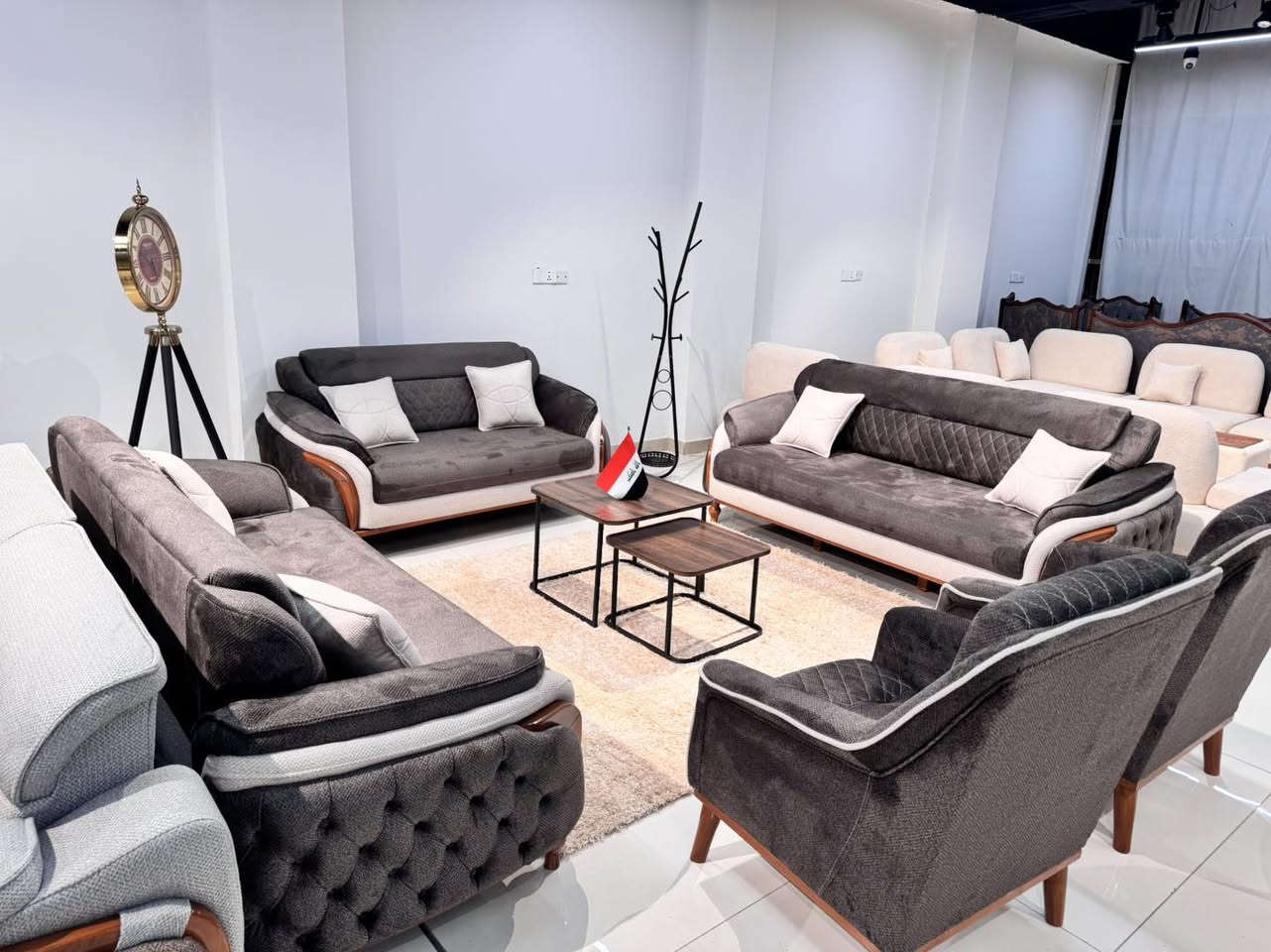 جمال الأطقم المودرن يِمنى وما يخلص 😍
كل موديل أحلى من الثاني…

تصميم عصري ✔️
خامات مختارة ✔️
تفاصيل ترفع مستوى بيتك ✔️

إذا تحب التميّز والذوق العالي، هذا الطقم إلك 💎
لا تفوّت الفرصة… الكمية محدودة والموديلات توصل وتخلص بسرعة ⚡

📩 للحجز والاستفسار راسلنا الآن
وخلي بيتك يحچي فخامة ✨

او اتصل 👈 ***********
