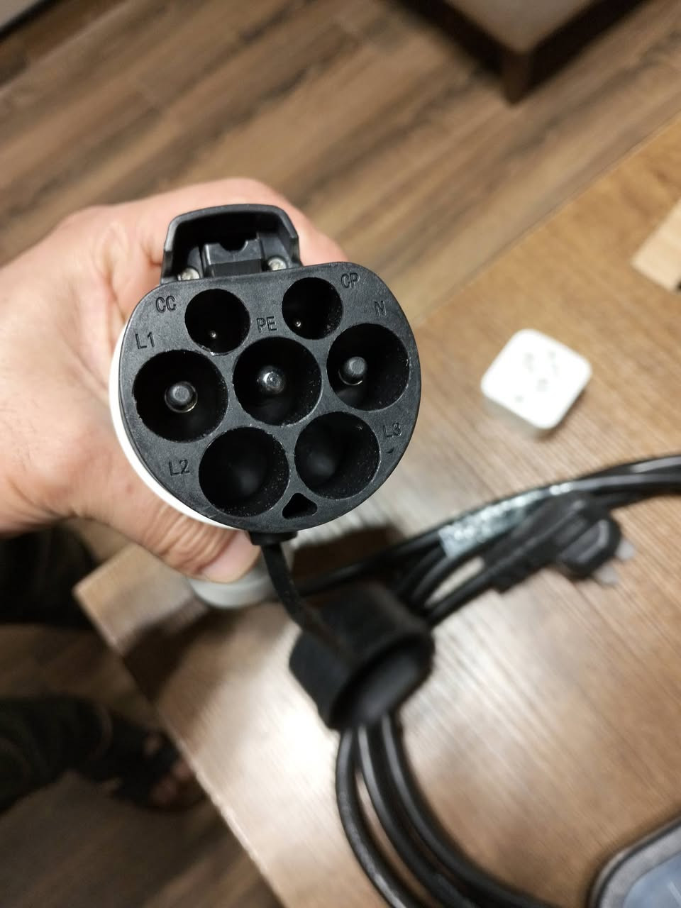 شاحنات byd السريعة ، تكدر تتحكم على الامبير من 8 امبير الي 16 امبير و  هم توقيت بيها
شاحنات byd السريعة ، تكدر تتحكم على الامبير من 8 امبير الي 16 امبير و  هم نظام التوقيت بيها من ساعة وحدة لحد تريده ، و احلى شيئ بيها كيبل مالته 4 ملي اقوى كيبل😍
يوجد نوعان 
1- طوله 3 امتار سعره 75 الف
2- طوله 5 امتار سعره 100 الف


**إذا كنت صاحب هذا الإعلان وتريد حذفه لأي سبب، رجاءا أرسل رسالة إلى الدعم الفني**