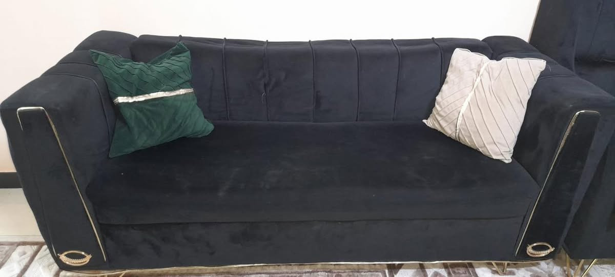 تخم/ ثلاثيه عدد٢-مفرد عدد ٢
جهاز جري دبل ماطور اخو الجديد  شاشه تحكم
مزود بسماعه بلوتوث 
التواصل وتساب فقط 
***********
