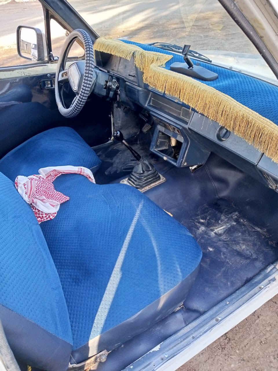 سلام عليكم للبيع موديل 88رقم صلاح الدين دولي بيهه صبغ بنيد وجامرلق محرك شرط السعر 50وبيهه مجال مكان صلاح الدين الضلوعيه ***********
