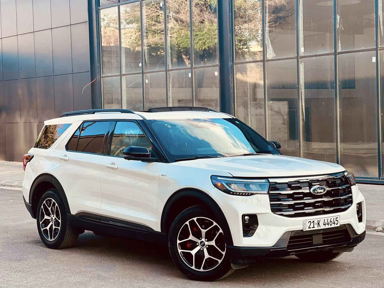 ⚜️FORD EXPLORER ST-line 4WD 2025⚜️
💠حالة السيارة ⬅️ صبغ ثلاث قطع

💠الموديل 💢2025💢

💠المحرك 💢٤ سلندر ٢.٣ Turbo

💠القوة الحصانية 💢٤٠٠ حصان💢🐎

💠المسافة المقطوعة 💢6,000💢 كم

💠اللوحة 💢رقم سليمانية💢

💠المواصفات:

▪️كراسي مساج (Massage)

▪️بانوراما (Panorama)

▪️عداد إلكتروني (Digital Cluster)

▪️شاشة كبيرة

▪️كراسي تدفئة وتبريد

▪️تدفئة مقود (Steering Heater)

▪️خزن كراسي (Memory Seat)

▪️رادار أمامي وخلفي

▪️مرايا كهربائية ورادار

▪️إشارات مرايا وهيتير

▪️كراسي VIP

▪️كراسي جلد

▪️أوتو هولد (Auto Hold)

▪️أوتو ستارت (Auto Start)

▪️كاميرا ٣٦٠ درجة

▪️حساسات أمامية وخلفية

▪️سيستم كزوز سبورت (Sport Exhaust)

▪️بصمة وتشغيل عن بعد

▪️١٢ سماعة Bang & Olufsen

▪️سبع وضعيات قيادة (Driving Modes)

▪️ليد أبواب وأرضية

▪️مقود كهربائي

▪️كراسي كهربائية

▪️صندوق كهربائي

▪️إشارات مرايا

▪️كير فوليوم (Gear Volume)

▪️ستائر بلادية

  سعر.    ٢٨٥$

‏🔹 VIN: 1FMUK8KH9SGA18919

‎📞0770 156 4246📞                   ⬅️ رقم الموبايل
