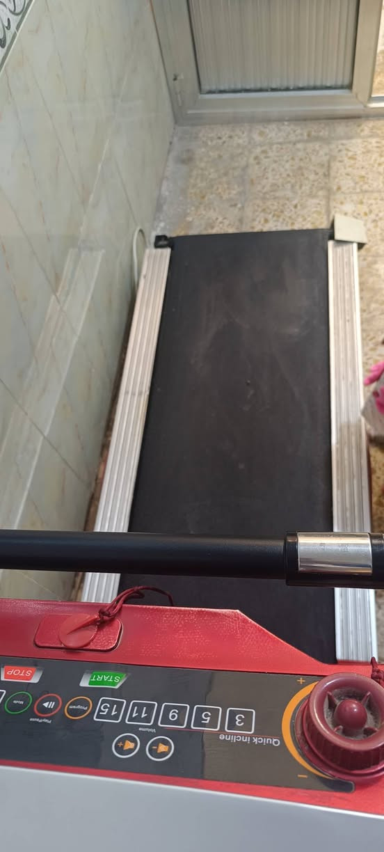 سلام عليكم جهاز جري للبيع صيني نوعيه جيده استخدام قليل 
ماطور حجم الكبير جبلي يتحمل وزن 125 كيلو
للاستفسار الاتصال على الرقم ***********
السعر المطلوب 475,000
