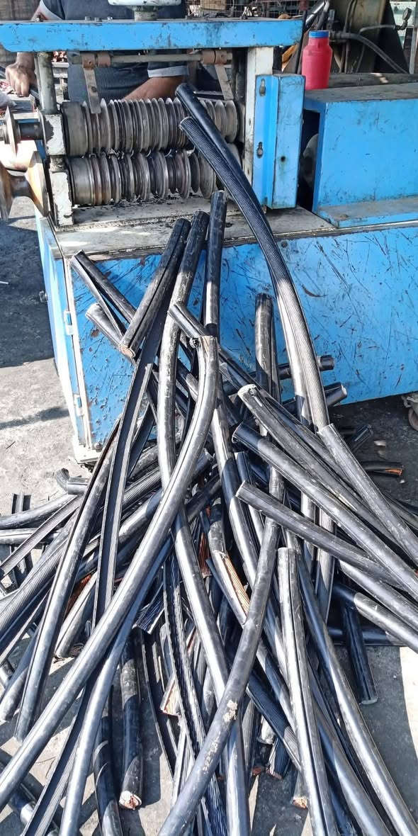 سلام عليكم نشتري جميع نحاس والبراص والفنادق والشروات الكبيره ونشتري جميع السبالت والمكيفات بأسعار تنافسيه وخياليه اعلى سعر انطيك مكاني بغداد وطراف بغداد شعندك نشتري بأفضل الأسعار الخياليه  انتصل عل الارقام وبيك خير وتدلل توصيل علينه نجيك لباب بيتك 🔥🚚رقمي ***********وشتري محولات بنواع حجام 

‭🚚🔥***********و
