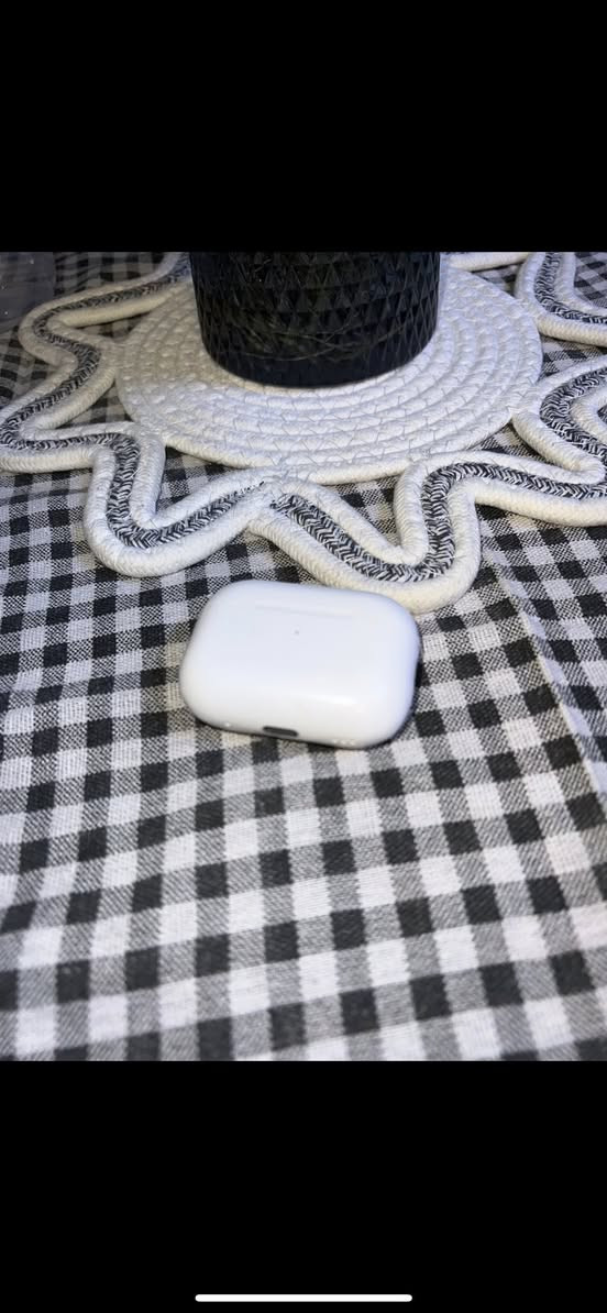 سماعه ايربود يرو 2
سماعه بوكس + تك فقط ايربود برو 2  📱 
نضافه 96‎%‎ 
بطاريه 100‎%‎ شحن يطول 10 ايام اكثر
بوكس و تك حرف R موجود 
حرف L ضايع 
سعر 160 قفل 
استفسار اتصال 
‏‭***********
او وتساب 
مكان بغداد حي العامل
