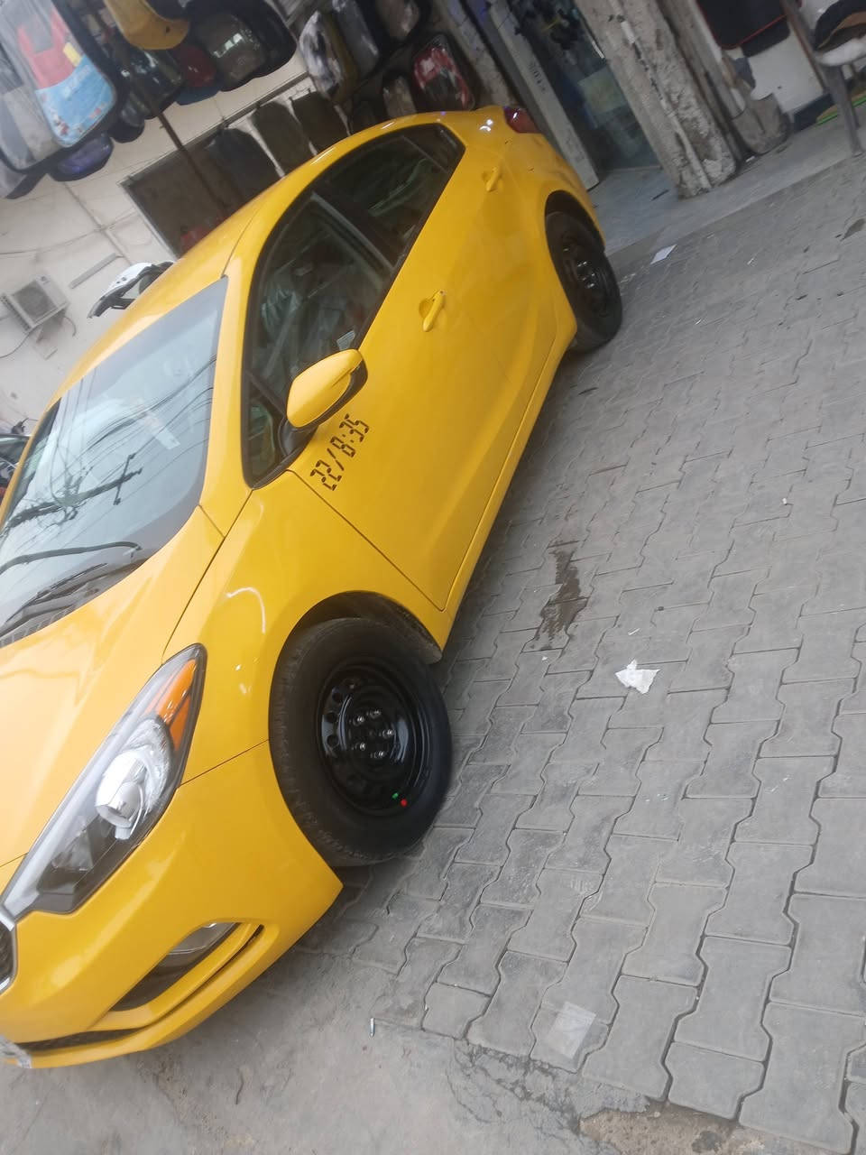 فورتي ٢٠١٤ وراد امريكي حادثه جاملغ وبنيد فقط والباقي ليبل واحد مكينه ١٨٠٠دوش كير اي تي ام  رقم بغداد صدر خلفي امامي  جاهزه مكانه الرصافه السعر ٩٧ وبيه شي بسيط الشراي يتصل ***********
