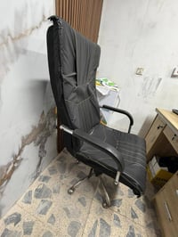 كرسي مكتبي متحرك • قنفه متر ونص