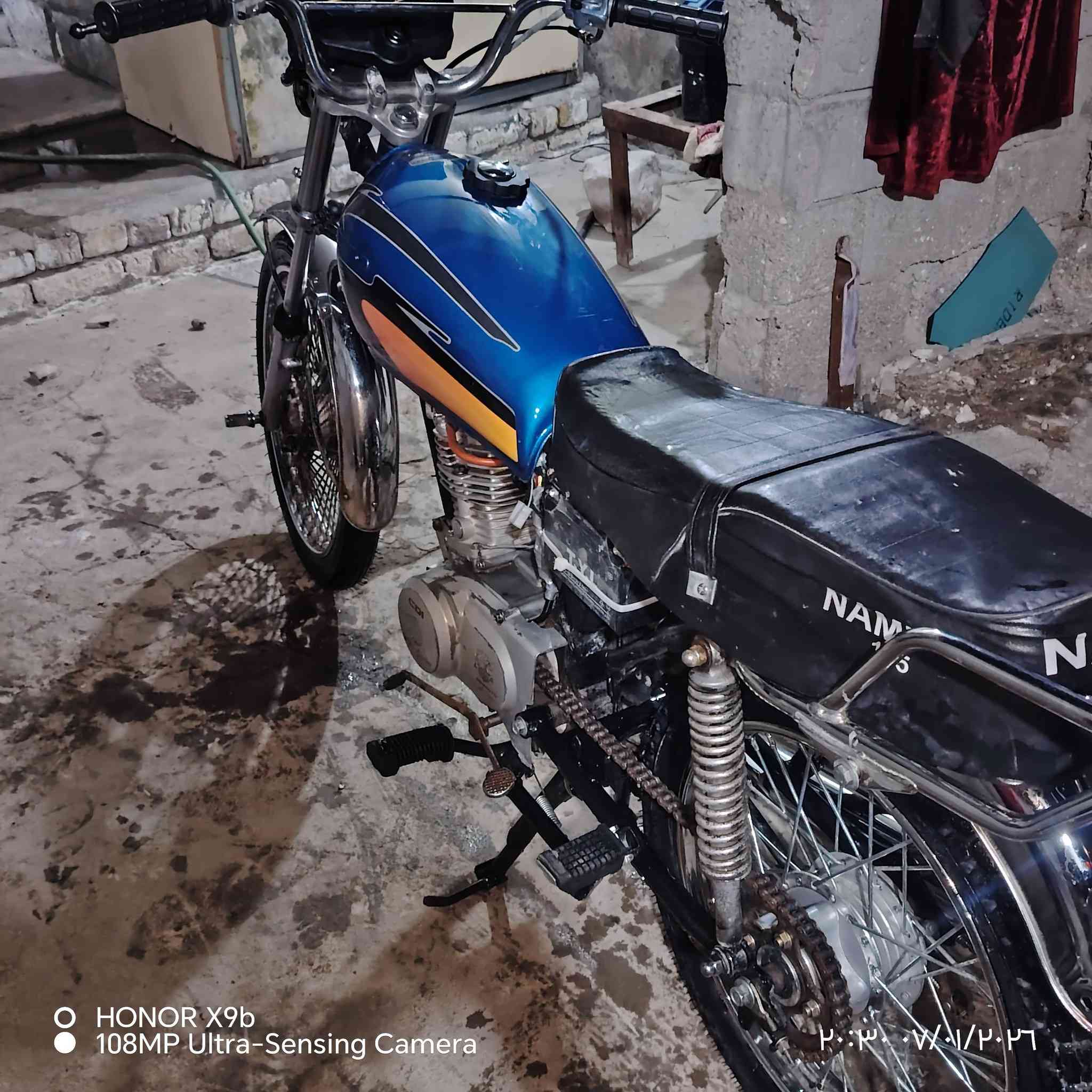 السلام عليكم اخوان دراجة اربعة كير للبيع كلك دراجة نضيفة وحلوة وخير من الله السعر ٣٢٥ وبيهة مجال مكاني ديوانية التصال على *********** وليريدهة  بي خير ويدلل 🏍️🏍️
