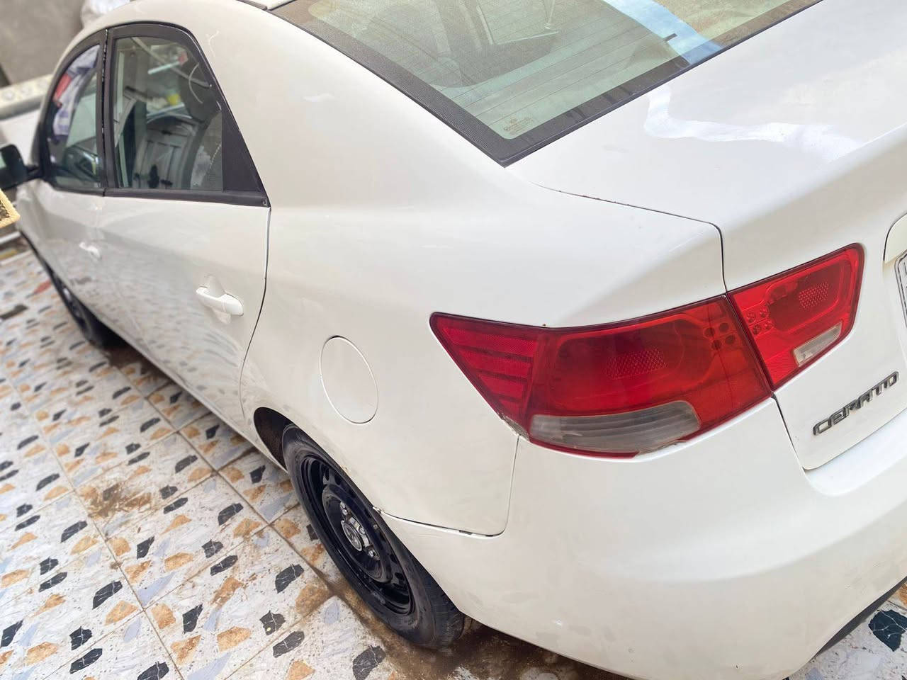 كيا سيراتو خليجي مديل ٢٠١١ مكينه 1600 رقم انكليزي ذي قار بسمي السياره بيها مكانات بارد
السعر 90 وبيها مجال للشراي 
***********
