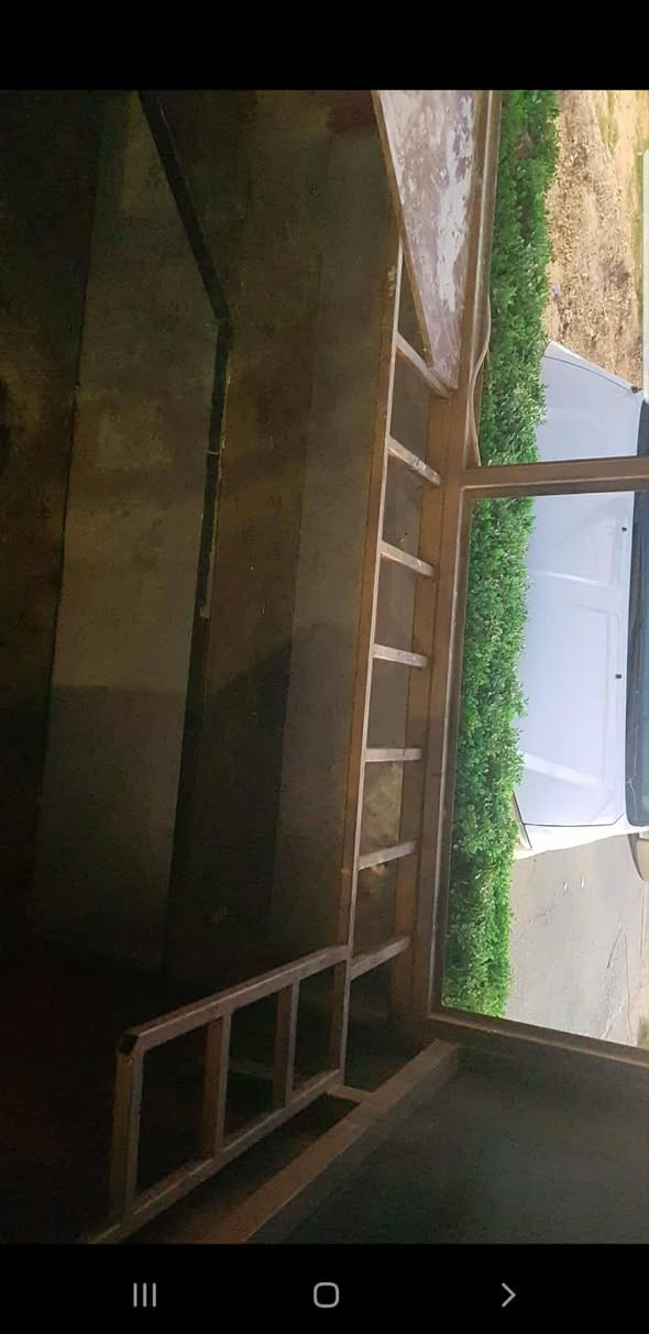 كوخ مطعم متنقل او ثابت كامل من كلشي ديكور جبسمبورد كهربائيات كامله
نواعم مال بيتزا ويا فرن كهربائي قياس ٧٠ الداخل حجر ويا براد عامودي هديه ويا ميز ستل ستيل قياس متر ٢٠
السعر مليون وربع *********** بي واتساب
