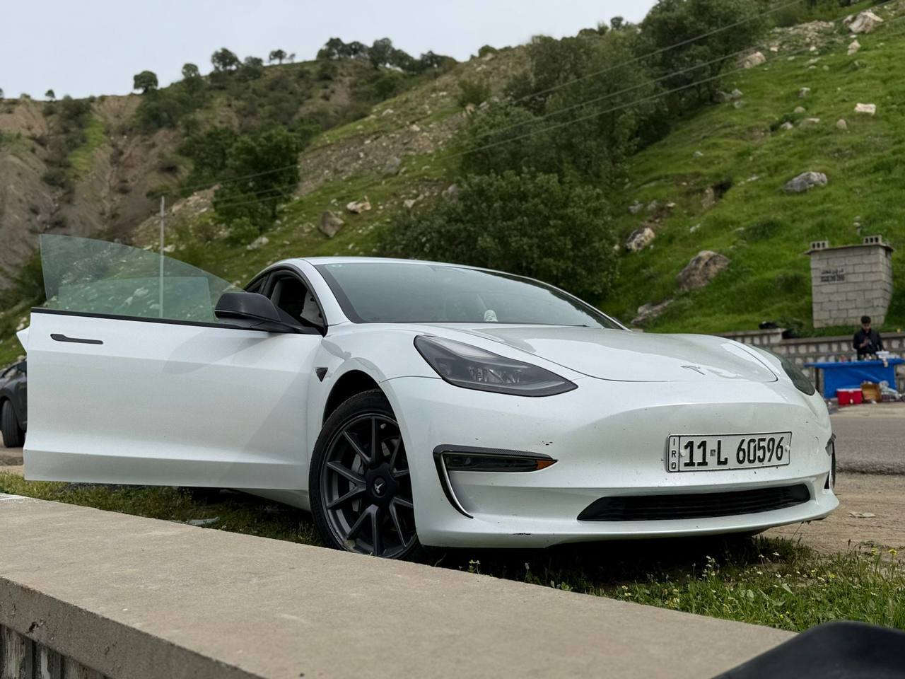 للبيع او للمراوس تسلا مودل 3 موديل 2023
ماشيه 66 الف كيلو قابل للزياده
رقم بغداد باسمي تحويل بنفس اليوم

💎 ســعــر ✅ ::  الــرد تلقائي 📮

• سقف بانوراما زجاج
• تك ماطور
• 420 كيلو تمشيك بالشحنه الواحده
• شاشة كبيرة حجم 15 بوصة
• تدعم جميع اللغات ومنها العربي
• بجم كبس
• كاميرا خلفية
• حساسات خلفية
• كاميرا امامية
• حساسات اماميه
• كاميرا جانبيه
• كراسي كهرباء جلد لون اسود
• كراسي تدفئه
• رادار امامي
• رادار خلفي
• رادار جانبي
• مانع تصادم
• تحديد مسار
• كاميرات
• حساسات جانبيه
• مثبت سرعة
• كاميرات محيطيه 360°
• تحكم بالسياره عن طريق الشاشة
• تحكم عن طريق الهاتف
• يجيك شعار عن طريق الهاتف
• نظام قيادة آلية Auto Pilot
• عداد ديجيتال
• تشغيل تلقائي
• نظام قيادة ذاتية Full Self drive
• نظام RCTA للتنبيه عند الرجوع للخلف
• نظام RSA لكشف لافتات السرعه للطريق
• نظام PSC الرادار الذكي لمنع الاصطدام
• نظام LTA لتحديد المسار على الطريق
• تشغيل عن بعد
• الدخول الذكي
• نظام ترفيهي كامل يحتوي على
YouTube / WhatsApp / TikTok / Netflix
محدثه اون لاين اخر تحديث
بيه 3 قطع صبغ وحده كلير من امريكا
صور الحادث مرفقه بدون ايرباك
العنوان بغداد اليرموك

بيه كت كاربون كامل وياها شاحنه 32 امبير
تخم تاير كامل جديد

رقم صاحب السيارة
***********
