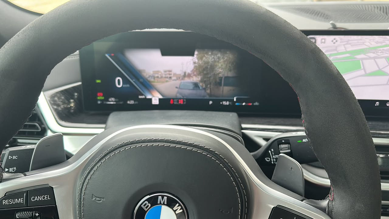 BMW X6 2025 M-Pro 14,000 km xdrive 40
Clean title 
بيع فقط
بي إم دبليو اكس ٦ موديل ٢٠٢٥ ماشي ١٤،٠٠٠ كيلو-متر 

السيارة كلين تايتل بدون ملاحظات 
لون إسمنتي داخل احمر
نايت باكدج كامل
رقم سليمانية جام اسود 
كشنات تسخين وتبريد ومساج 
حامل أكواب تسخين وتبريد 
أبواب شفط 
سقف رويز بردات خلفية 
رادار امامي تفاعلي 
قيادة ذاتية assist plus 
ناظور ليلي
وبعد مواصفات البي ام المعروفة 
صيانات كامل بالعروش ، مضاف اليها اللغة العربية والخرائط 

السعر ٨١،٠٠٠ $ وبيها مجال 
للتواصل ***********
