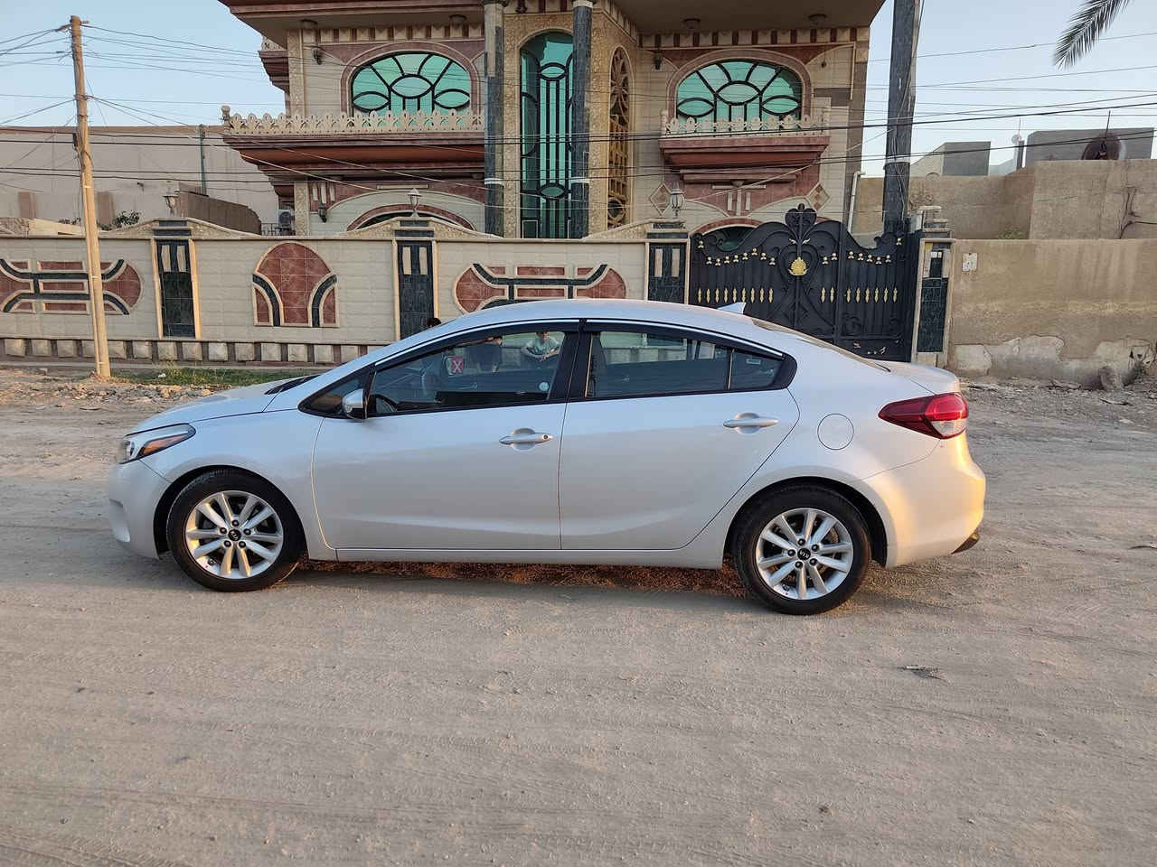 السلام عليكم
كيا فورتي لون سلفر وارد امريكي موديل 2017
رقم اربيل باسمي
السعر 120 وبيها مجال
محرك 2000 سي سي نوع دوش المرغوب 
كير نوع AT
شاشة داخلية لمس وكاميرا دوارة
المحرك والكير مكفول والتبريد بحالة ممتازة
السيارة ليبل واحد بدون تبديل بدون صبغ فقط الدوسة اثر طعجة.
حادث امريكا فقط بارد بسيط بالبنيد بدون دواخل بدون تبديل والسونار موجود.
اطارات وبطارية جديدة 
3وضعيات قيادة ويل كب كروم مانع انزلاق مثبت سرعة  (كروز) 
السيارة جدأ نظيفة وجاهزة مال جناي على ايد وحدة 
مكاني الحلة المركز
***********
