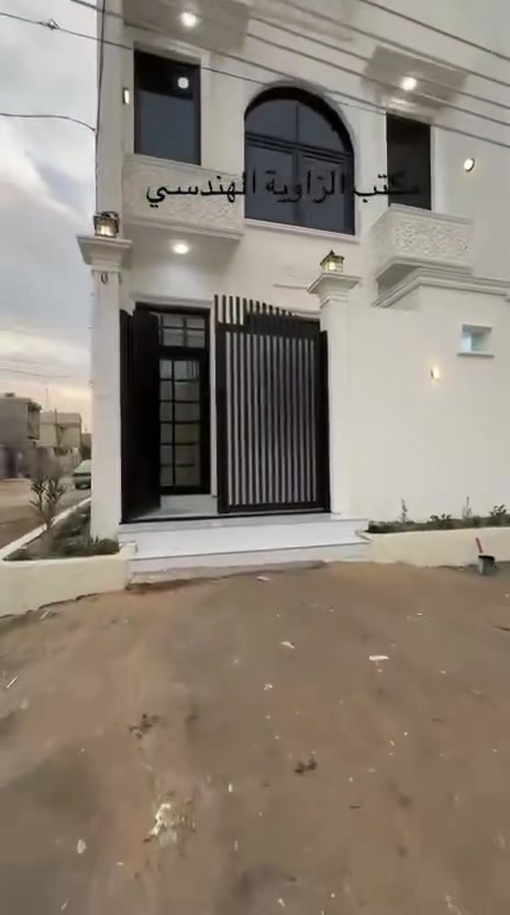 للبيع فقط
داران متجاورتان ينباعن سويه وينباع كل واحد وحده 
طابو صرف 
حي الاطارات 
رقم العقار 30
المساحة لكل دار 70 م 
الوجه 6.36 م
ونزال 11م 
كل دار يحتوي على استقبال 
وصالة ومطبخ وثلاث مجموعات صحية 
وثلاث غرف نوم كل غرفة قياس 6 في 3 
بناء جديد مامستعمل درجة اولى من كل النواحي 
للاستفسار
يرجى مراسلة الصفحة او الاتصال غلى الارقام التالية 
***********
***********
عنوان المكتب 
كربلاء . الانتفاضة الاولى
 نهاية شارع المخازن 
مقابل فلكة الساعة 
مكتب الزاوية لتجارة العقار

