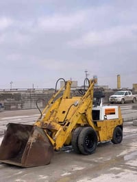 للبيع شفل موديل 1998 خمس طن كير اوتوماتيك _محرك ازوز _اكسن _كهربائية_م...