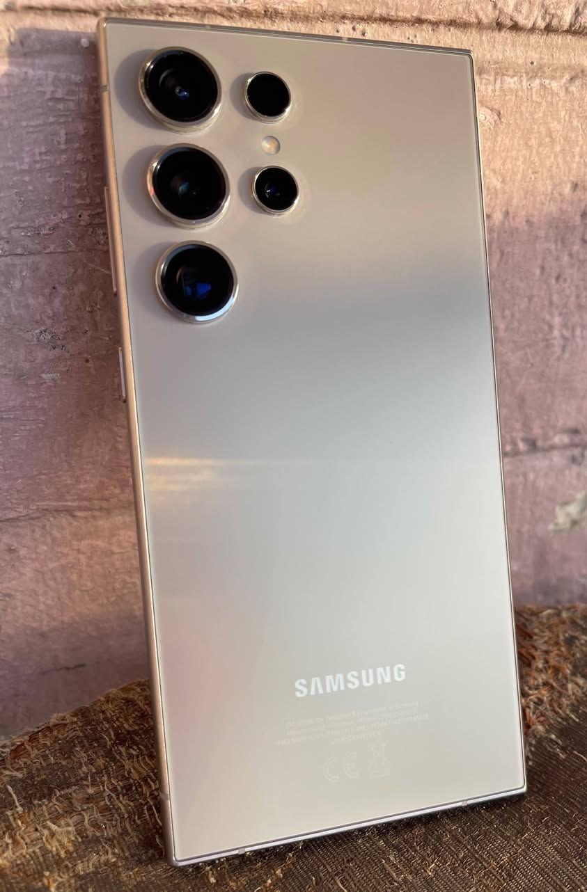 السلام عليكم
Samsung S24 Ultra
الجهاز مستخدم كلش كلش قليل
الجهاز لوووووووك
واي ملاحظه مابينو
اللون  التيتانيوم 

الذاكرة 256 كيكابايت
الرام 12 كيكابايت
شاشة مسطحة قياس 6.8 انش وتردد 120 هرتز
المعالج: ثماني النواة Snapdragon 8 Gen 3
كاميرا عالية الوضوح بدقة 200 ميكابكسل 

العنوان/ كراج الشمال 
السعر مليون 100
***********
***********
