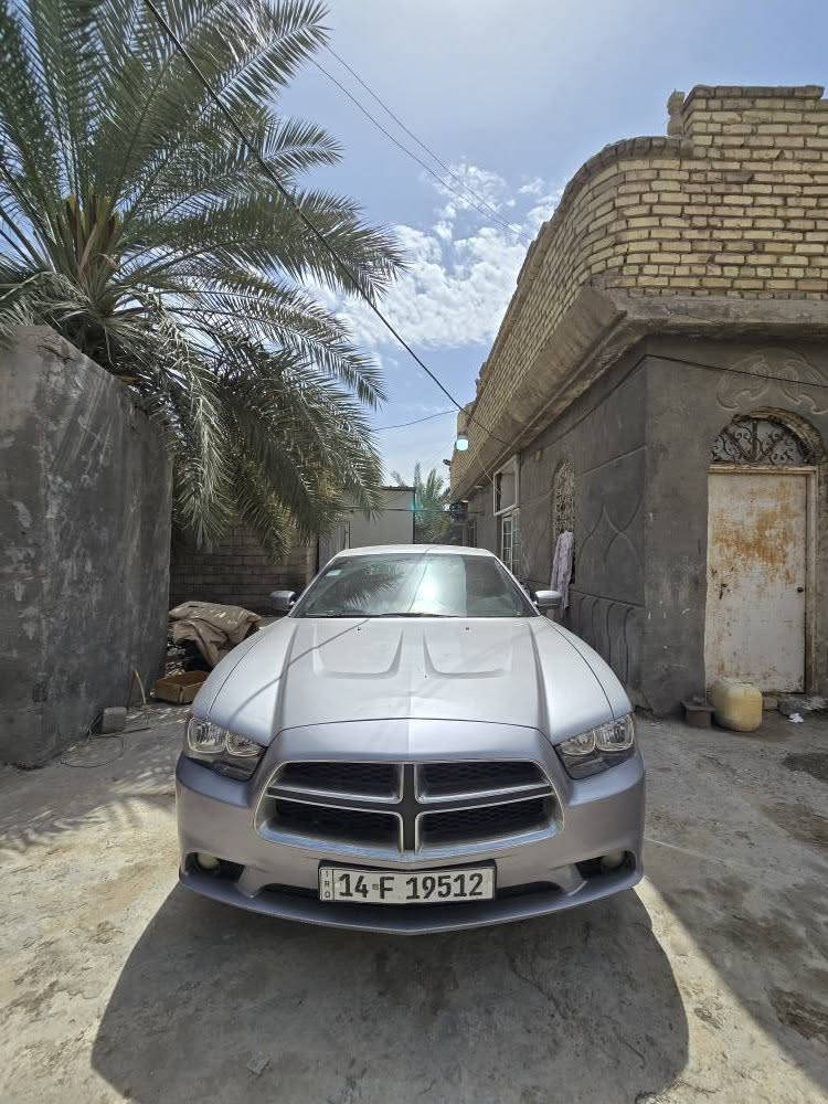 سلام عليكم 
جارجر موديل ٢٠١٣ اصل 
سياره كندي 
مكفوله من تبديل وصبغ 
بيها شويه بجاملغ المامي اليسر 
الكير ومكينه والحداديه مكفولات 
السياره بأسمي رقم بصره نكليزي 
السعر 158 وبيها مجال بسيط كلش
*********** رقم الهاتف ابو الخصيب, البصرة
