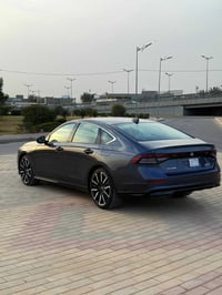 هوندا اكورد هايبرد تورنك فول الفول معروفة مواصفاتها ضررها بارد بالبنيد...