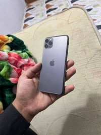 أيفون 11 برو ماكس 256بطاريه 80 الجهاز مبدل شاشه ولبقيه كلشي شغال فيس أ...
