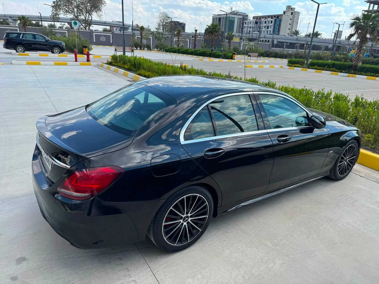 السلام عليكم شباب
للبيع مارسيدس C300 موديل 2019
السيارة حلوة ونظيفة كير ومحرك مكفولات السنوية بأسمي تحويل ثاني يوم مواصفات المارسيدس معروفة
سلايد
كشنات جلد + كشنات كهرباء وخزن ميموري
شاشة كبيرة
هاند بريك بصمة 
انظمة قيادة + شفتات بالستيرن
اطفاء اوتماتيك بالازدحام
لايت ترحيب مارسيدس بلادي + لد انارة داخلي متعدد الالوان
وارد امريكي حادثها سطحي كلش خفيف
السعر 23,500 يعني 235 ورقة وبيها مجال
السيارة مكانها بغداد
*********** 
 اتصال + واتساب
