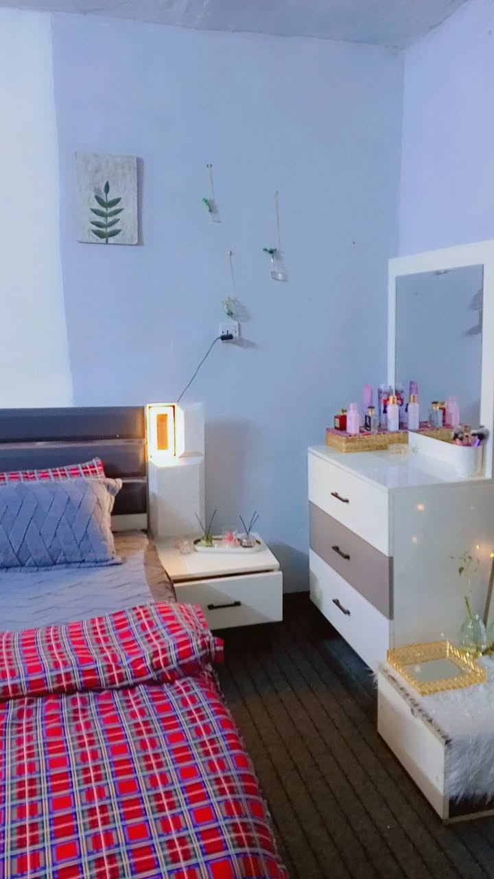 السلام عليكم غرفة تركيا للبيع صار اشهر من اخذتهة 600 
حالين عارضهة 480 بيهة الصوماية مالتهة الحديد ضرر ومصلحهة  او مكان واحد من البراغي الداخلية بي ضرر فقط الباقي كلهة جديدة مكان بغداد ***********
