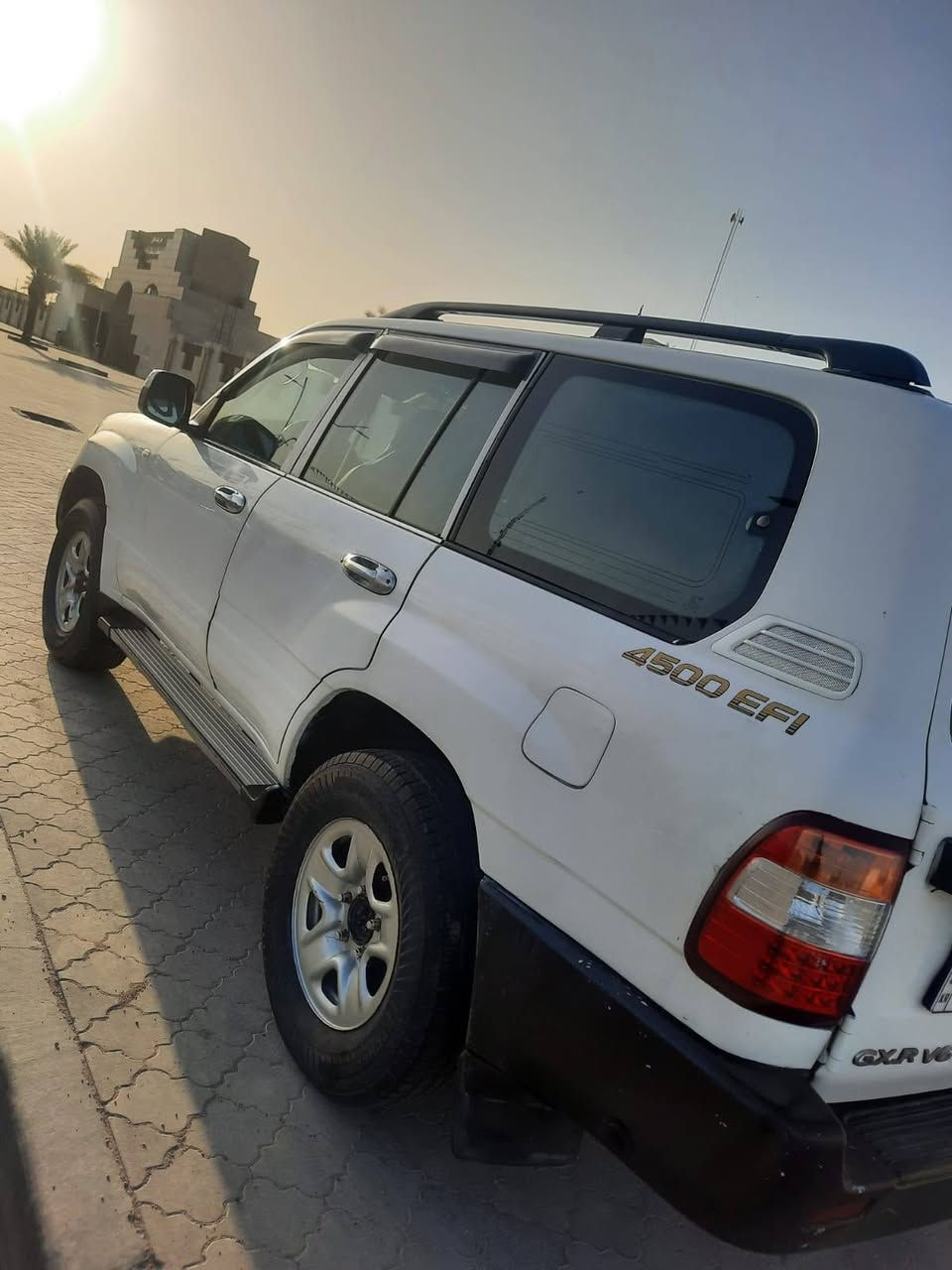 سلام عليكم
مونيكا للبيع
موديل 1999
سيارة مكفوله من الضربه فقط صبغ
تفاصيل:لايت زنون 
دبل تانكي:سيارة بصمه
تبريد شغال 
سيارة كير عادي 
مكينه او كير حلوات 
رقم السيارة شمالي سليمانيه
متوجد بس عل رقم الهاتف
مكاني البصرة قضاء الزبير
***********.
