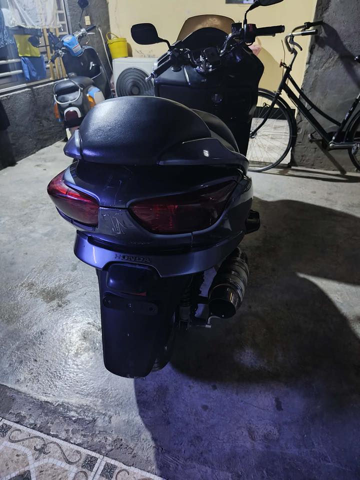 السلام عليكم 
دراجه فورزه 08 

دراجه مكينتها خير من الله وجديده 

كفراتها نضاف ٩٠ /١٠٠ شخوط خفاف 

دراجه شلعه ومعدل خير من الله 

كهربائيات كلها شغاله نكره سلف باي وقت

 

نقصها بس جامرلغ امامي دراجه كامله مكمله 

مكاني ديالى بعقوبه سعر مليون وبيها مجال 

شراي اتصل وادلل ***********
