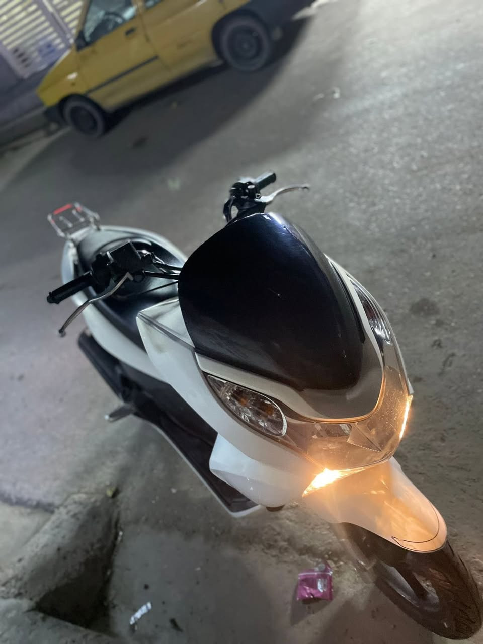 سلام عليكم 
بيسي اكس مكفوله كفاله عامه مأخذها ع أيدي ياباني مال رمبه مكينه لوك أستان حساس  دراجه جديده بمعنى الكلمه وبيها ورقه مزاد شرط زيرو ماشيه١٣زيرو ع ورقه المزاد شرط  كارتون الدراجه 
المكان بغداد الشعب  السعر ١٣ ونص 
شراي اتصل***********
