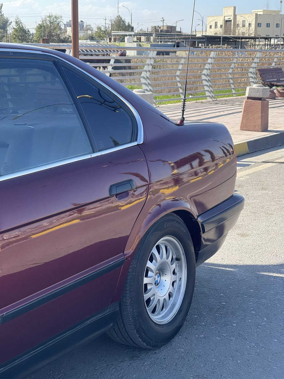 Bmw 525 كير اوتوماتيك موديل
موديل 1991
اربع جامات
رقم نينوى جديد 
كير ومكينه وطخم مع طخم تاير جديد 
مصبوغه عام جماليه 
*********** واتساب
***********
